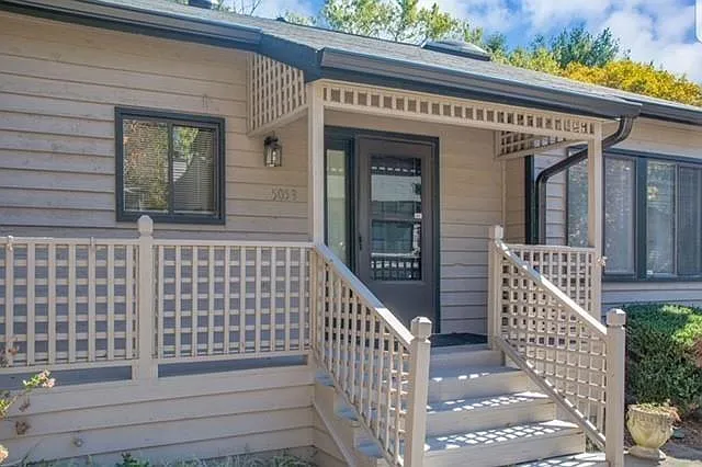 Building Photo - 5053 Gardenia Cir