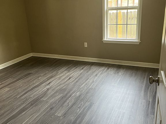 5th image of 3808 Griffin St #B