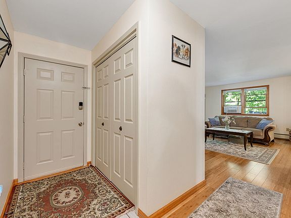 5th image of 25 Baycrest Drive #605
