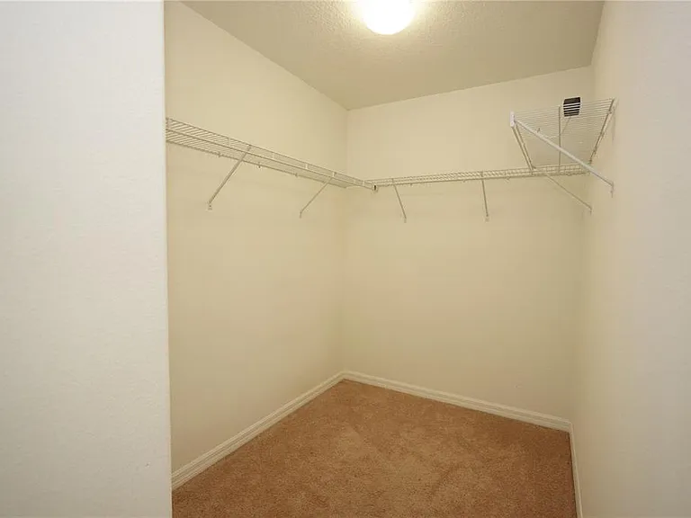 2926 Youngford St — Photo 26