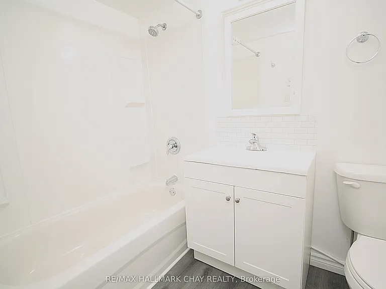 58 Queen St W #5 — Photo 5