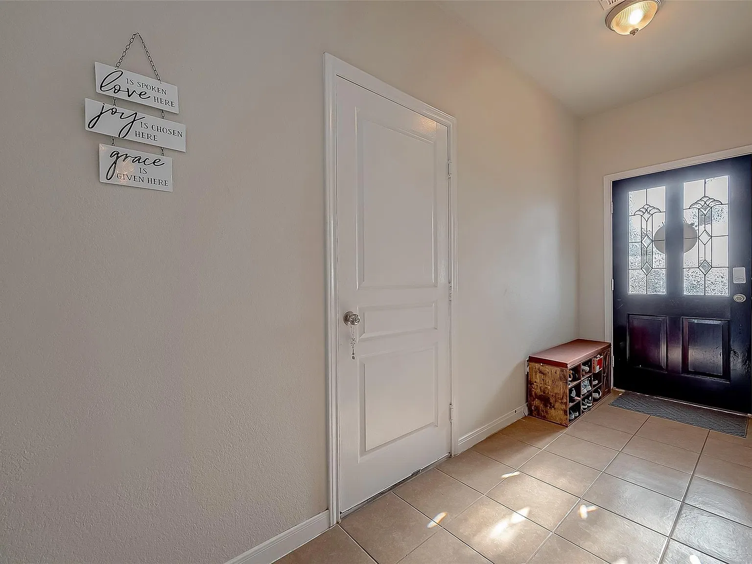 4 bed, 3.0 bath, 2446 sqft, $2,500 — Photo 3