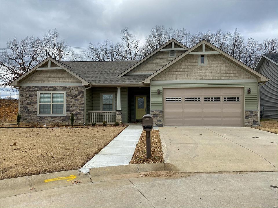 1st image of 138 Deerfield Dr