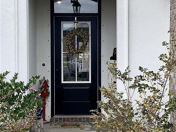 5th image of 1717 Waterbury Way