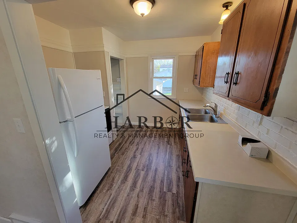 609 9th Ave SW