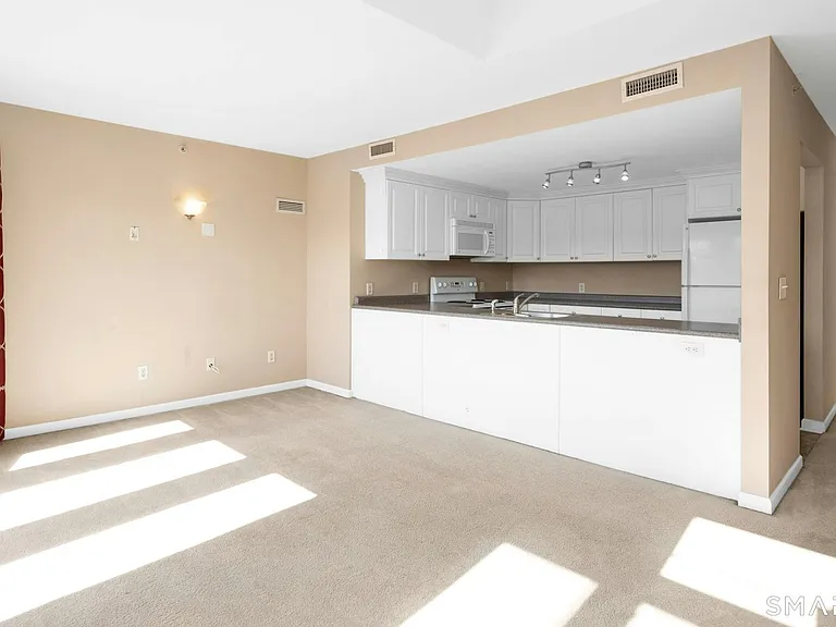 3250 Fairfield Ave #300 — Photo 7