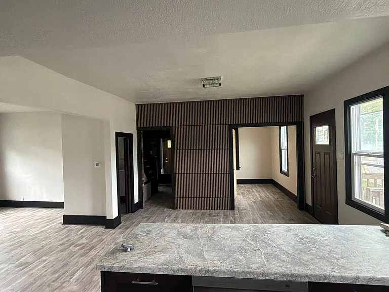 303 S Erie St — Photo 1
