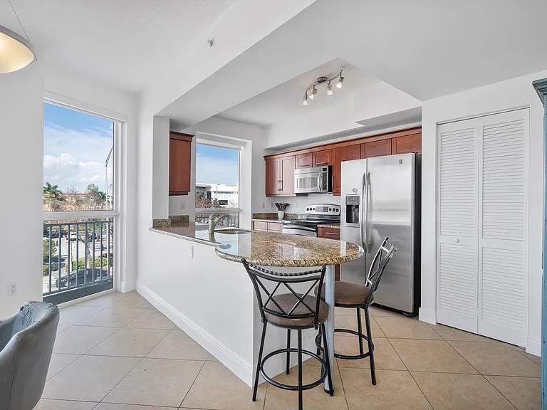 7270 SW 88th St #B203 — Photo 8