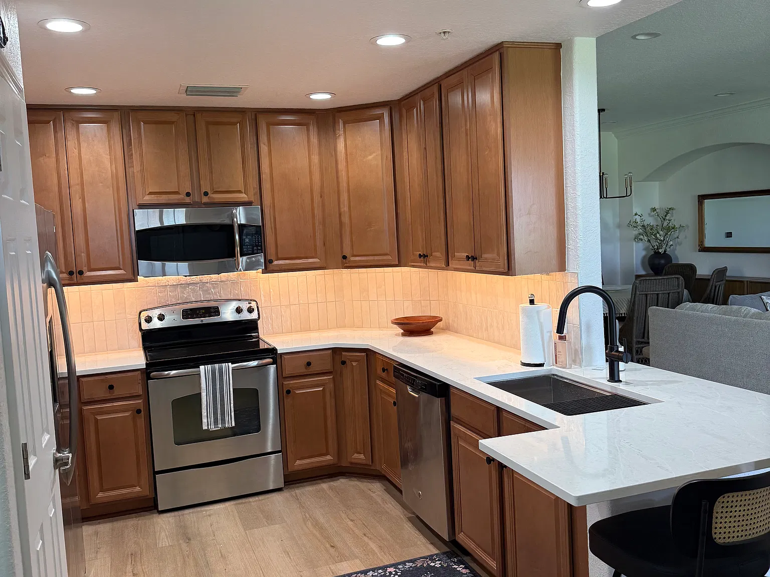 3 bed, 1786 sqft, $5,000 — Photo 2