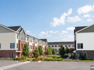 400 Sycamore St #406, Kearny, NJ 07032