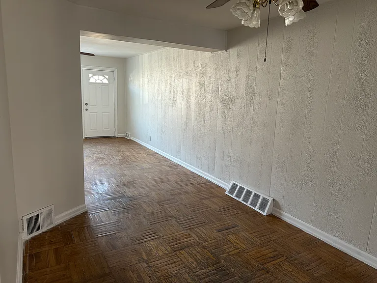 2132 Stevens St — Photo 6