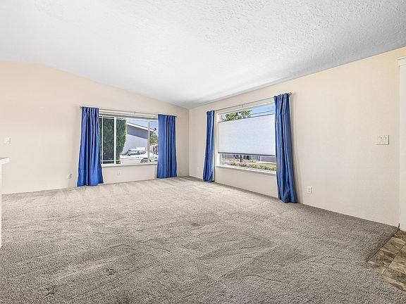 5th image of 2566 Glen Briar Ln