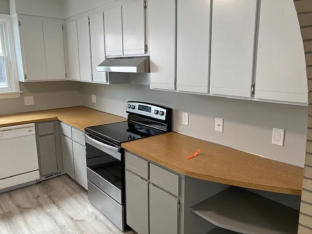 2 bed, 700 sqft, $2,575 — Photo 2