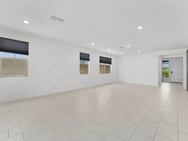 1524 E Carob Ct — Photo 14