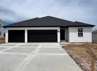 2451 E Beagle St, Republic, MO 65738