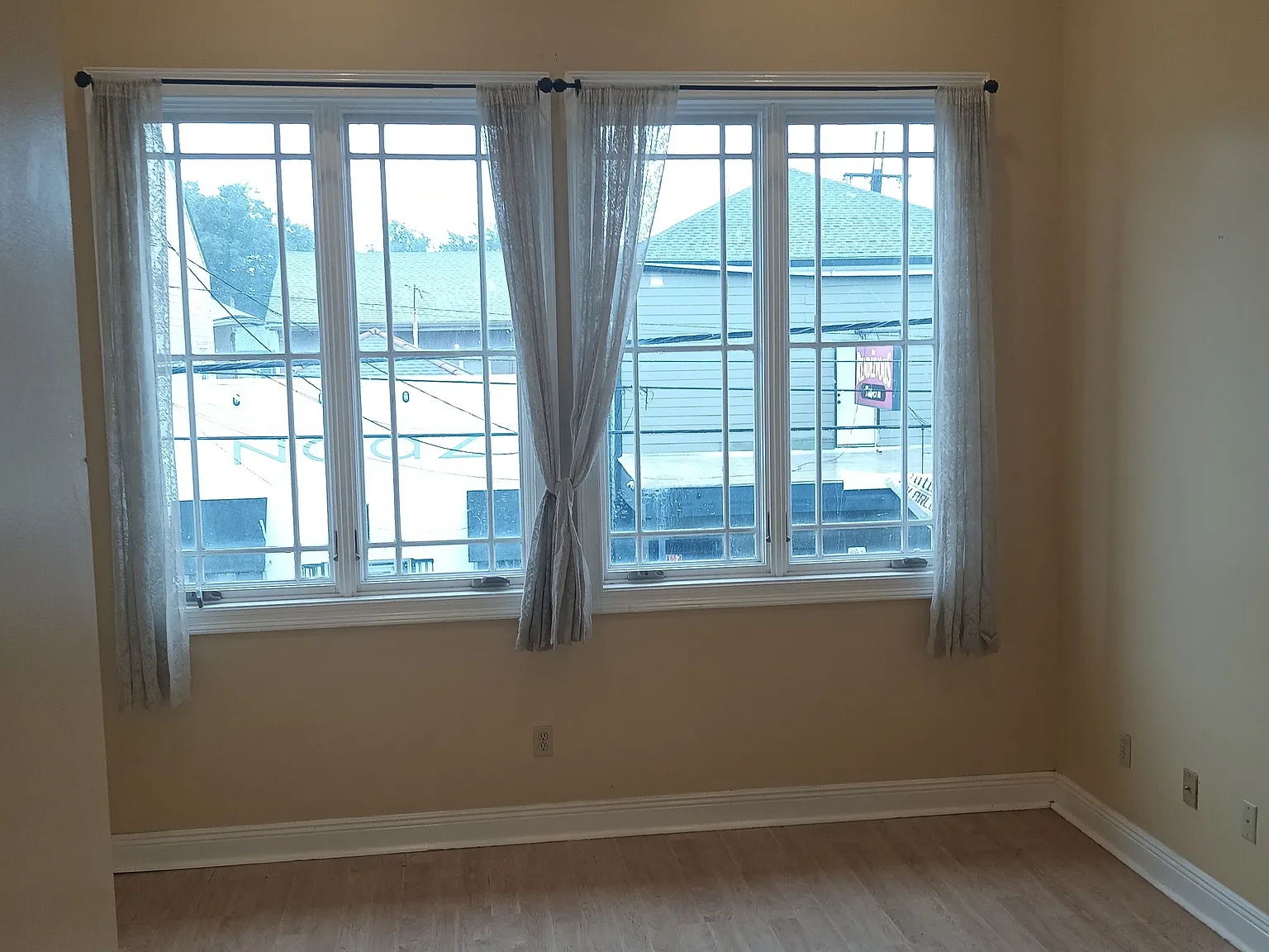 2 bed, 1000 sqft, $1,600 — Photo 4