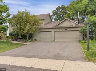10076 Meade Ln, Eden Prairie, MN 55347