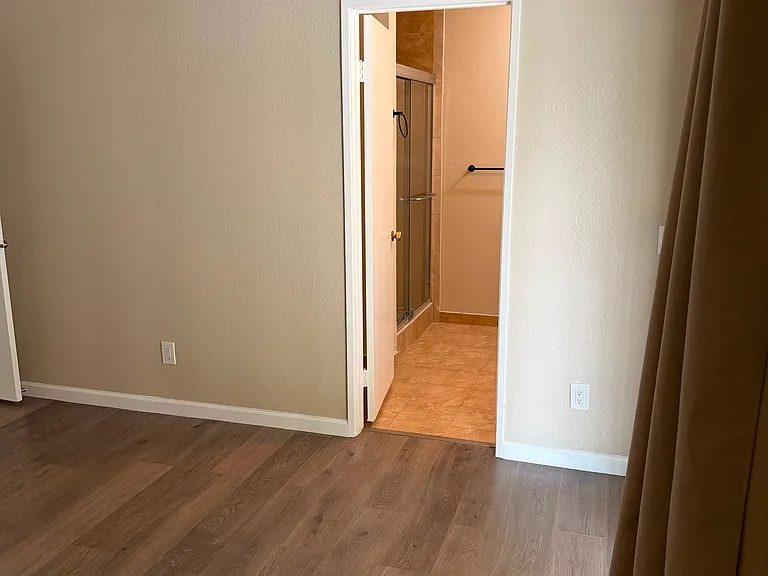 1315 E Flora St — Photo 25