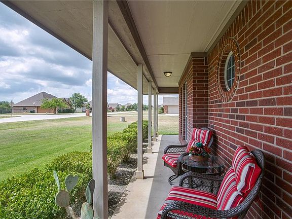 2nd image of 119 Deerchase Ct