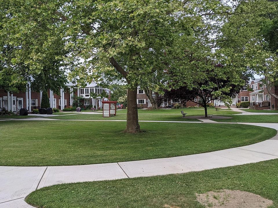 1st image of 261 Street