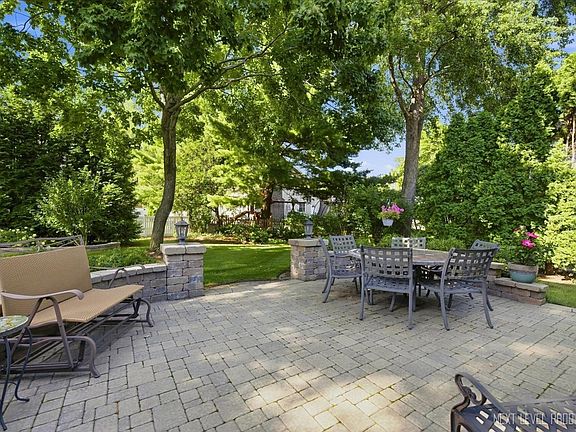 3rd image of 1129 Sunnybrook Dr