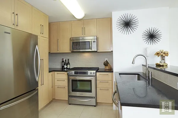Rented by Halstead Real Estate | media 18