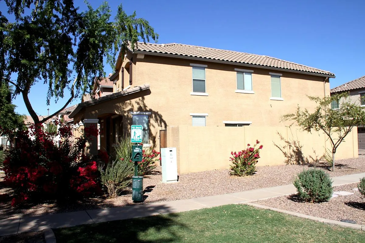 3 bed, 1564 sqft, $2,195 — Photo 3