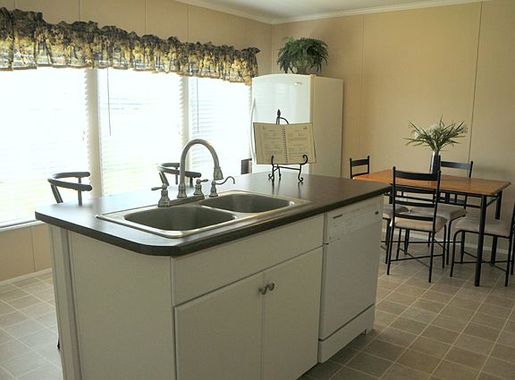 5th image of 369 Blakefield Dr