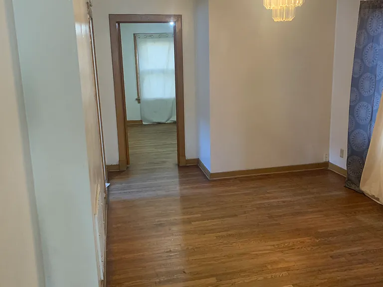 1539 Lister Ave — Photo 8