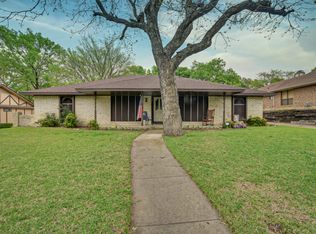 920 Forest Glen Dr, Desoto, TX 75115
