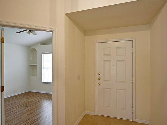4th image of 2945 Sweetspire Cir
