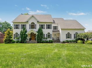 282 Glen Ridge Rd, Fairfield, CT 06825