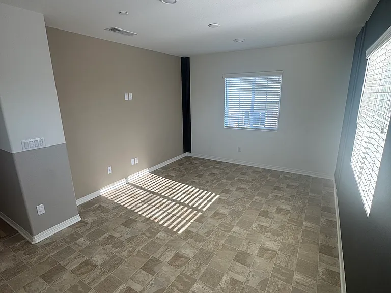5161 Rowel St — Photo 28
