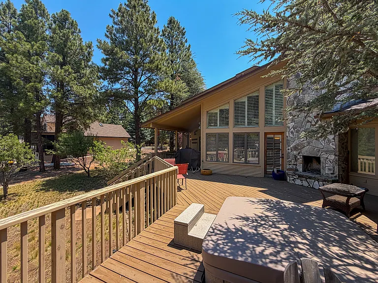1617 N Mariposa Rd — Photo 24