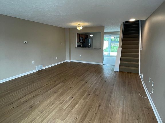 Living/dinning room