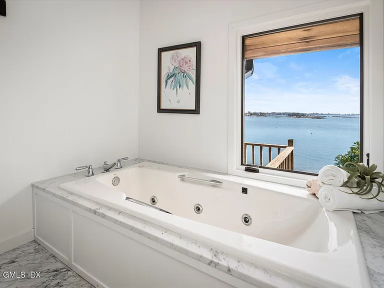 64 Ocean Dr E — Photo 21