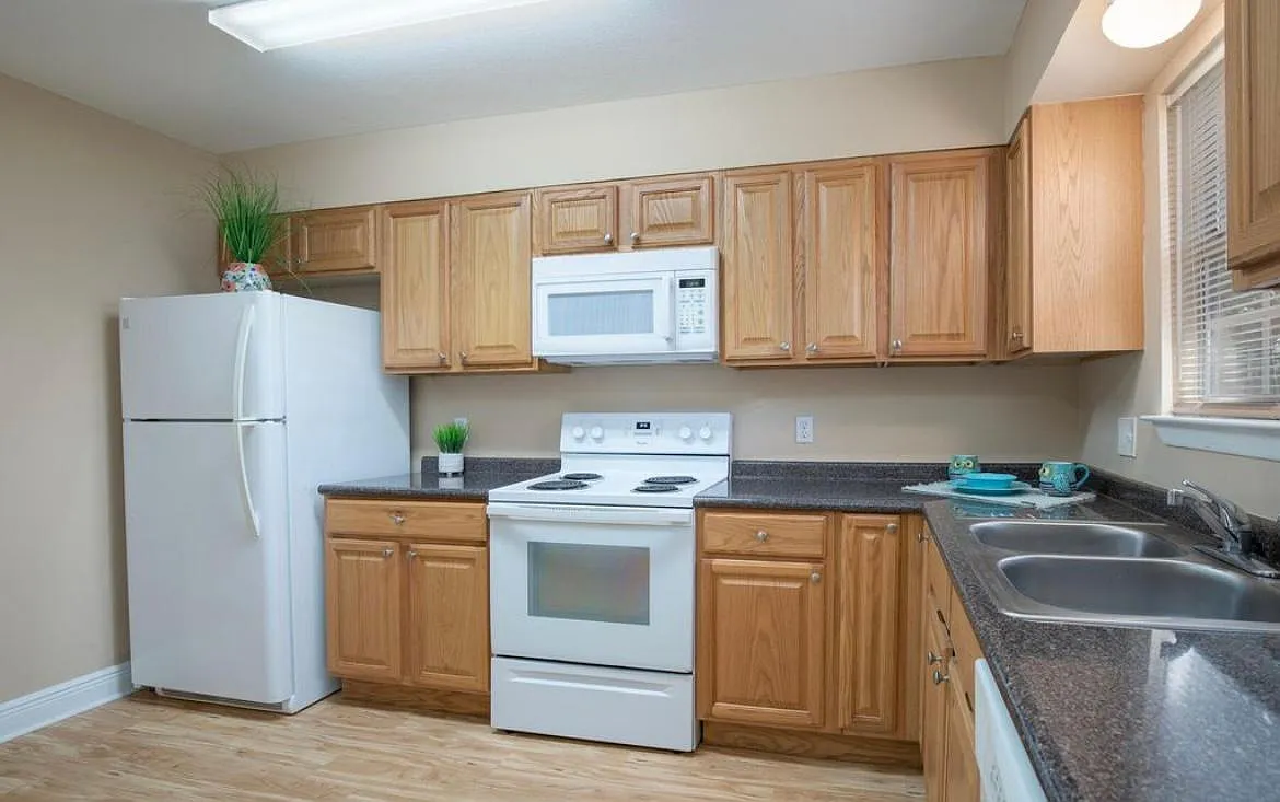 2 bed, 806 sqft, $1,575 — Photo 4