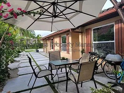 2 bed, 1.0 bath, 824 sqft, $1,700 — Photo 4
