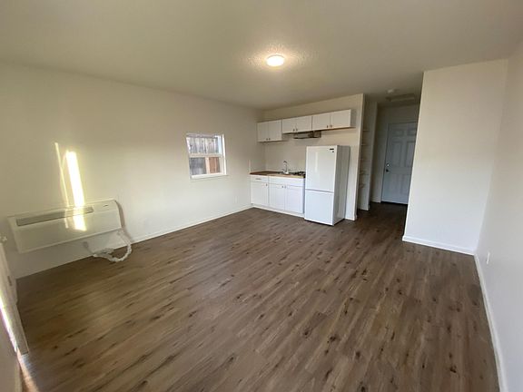 3rd image of 465 Industrial Park Dr #A