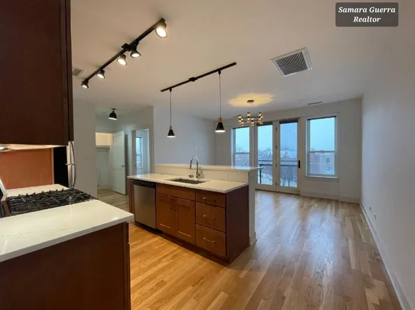 2745 N Milwaukee Ave #506, Chicago, IL 60647