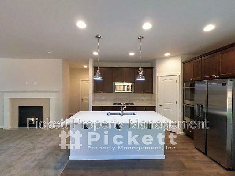 4222 Andasio Loop SE — Photo 9