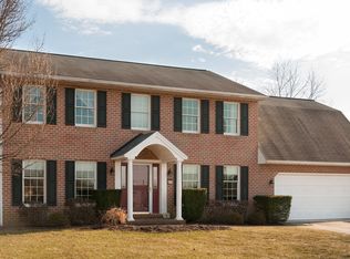 10 Naragansett Dr, Mechanicsburg, PA 17050