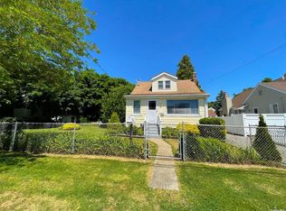2699 Orchard St, Bellmore, NY 11710