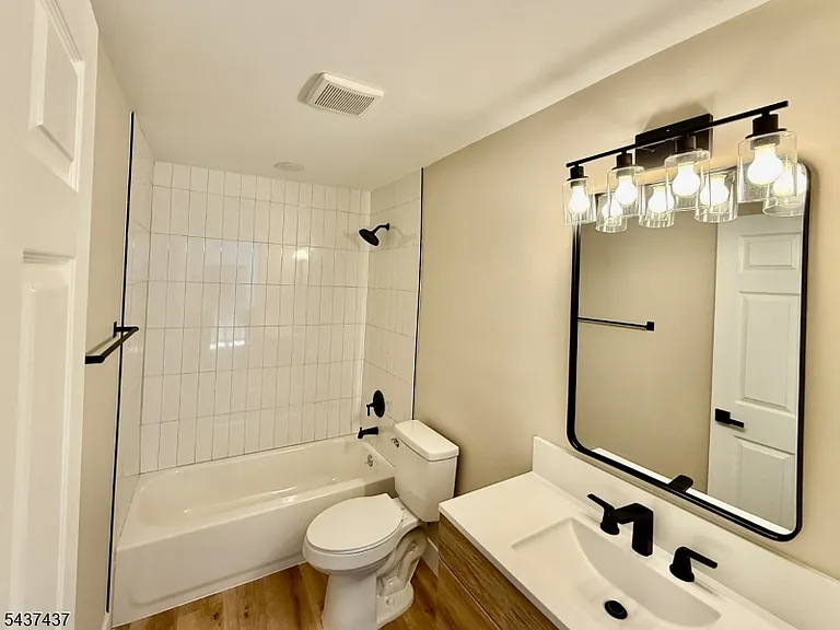196 Spring St #3 — Photo 6