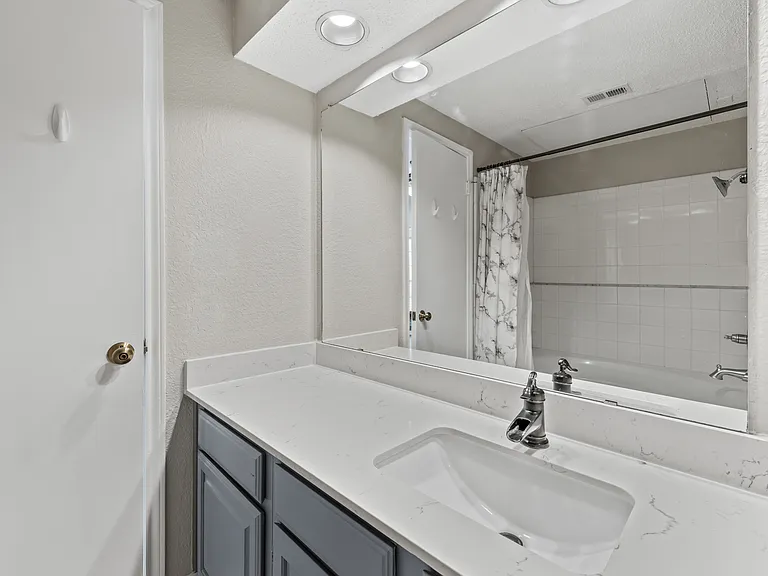 7151 Gaston Ave #619 — Photo 5