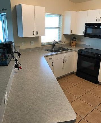3rd image of 471 NE 3rd Pl
