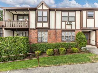 306 Sierra Vista Ln, Valley Cottage, NY 10989