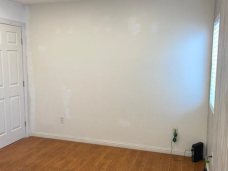 This is the availabled room for rent