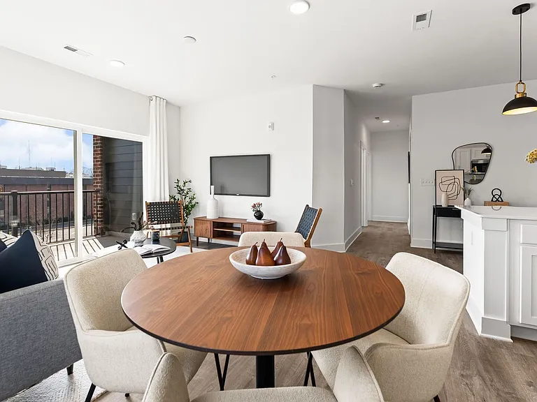175 W Black St #201 — Photo 15