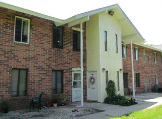10 Navajo Ct, Coram, NY 11727